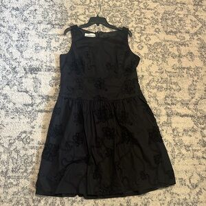 Elegant Black Sleeveless Dress